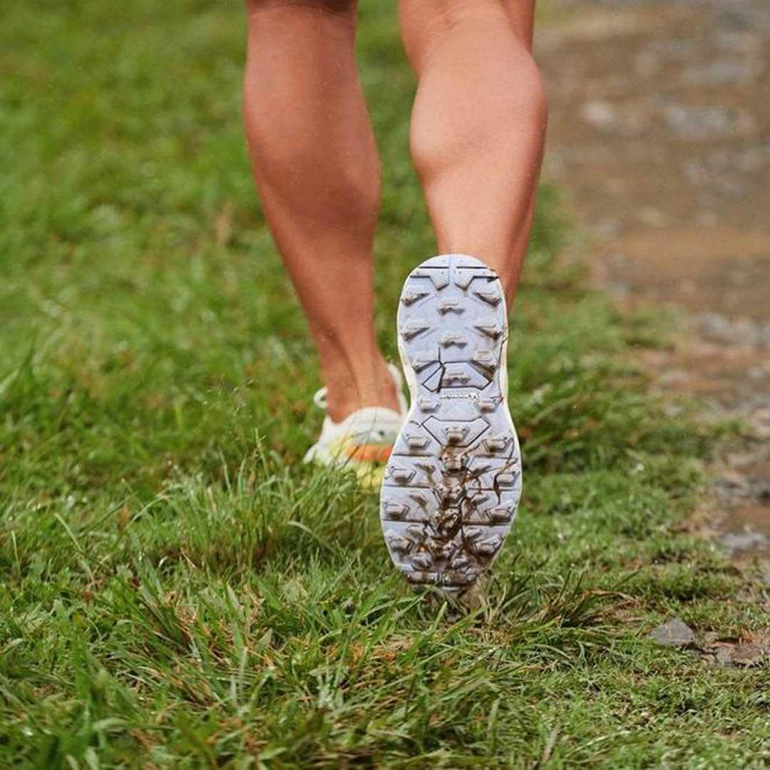 Mizuno Women's Wave Daichi 7 Roxy Running Shoe